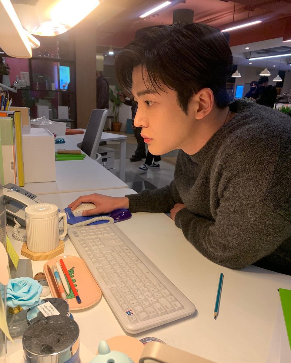 krwo_on87's tweet photo. 210209_ewsbdi 💄
https://t.co/TfpZTxcFQs

#로운스타그램 
#론스타그램 
#SF9 #로운 https://t.co/LWyTOVxlQC