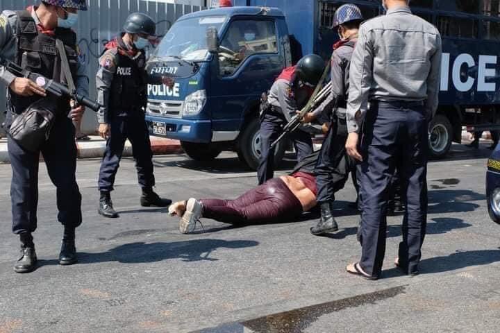 People who protest peacefully in Myanmar has been shot by the Police ...
One dead and alot of people injured
Let the world know....
Pls save myanmar people
We are in danger 
I shout out loud to the world

Pray for Myanmar
#shameonyoumyanmarpolice 
#SaveMyanmar