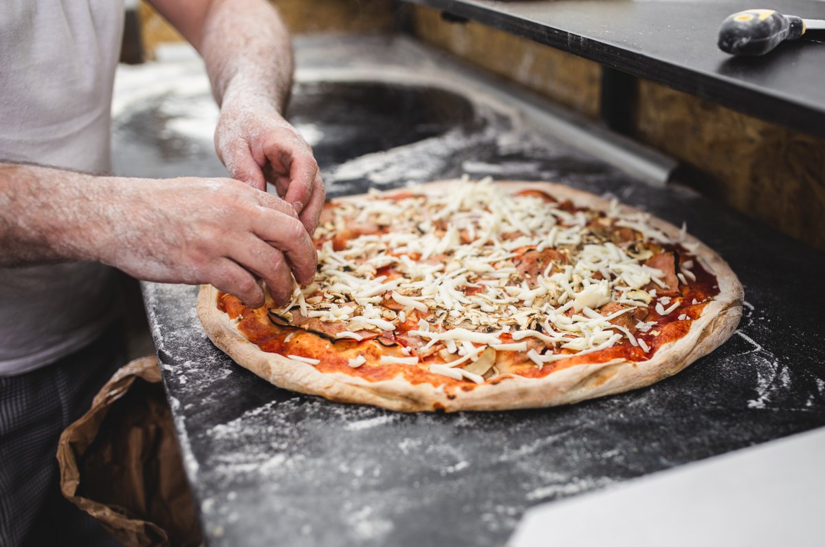 MaximaEquipment's tweet photo. It's Pizza Day! 🍕

What is your favorite pizza to make or to order? 😁

#Pizza #Day #Food #Maxima #Kitchen #Equipment https://t.co/y9scElE1x6