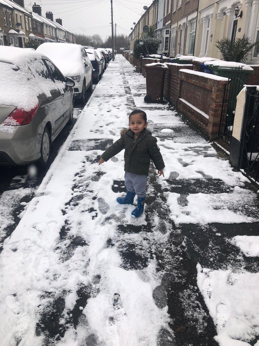 eshaa_rani's tweet photo. Jay enjoyed playing out in the snow with his brother x @MissPharro @MissHooper14 @FookesMrs @MissJohns8 https://t.co/QA7xbk1Ka8