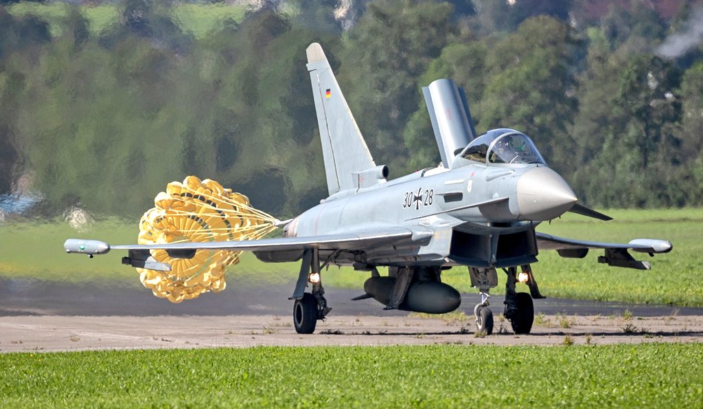 mrmoser1983's tweet photo. Eurofighter Typhoon S 30+28 
(MSN GS017 - 1st Flt: 2006)
#LSMF 16.08.2019

EOS 7D Mk II + EF 600mm f/6.3 IS II USM

#AirForce #MilitaryAviation #EF #Eurofighter @eurofighter #Aviation #AvGeek #PlaneSpotting #Airplane #AviationPhotography #Switzerland #Mollis #Glarus @zrhspot https://t.co/X4WiSWeDwV