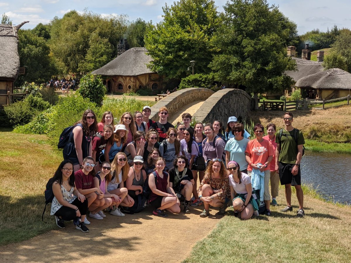 Helen van Riel tweet media