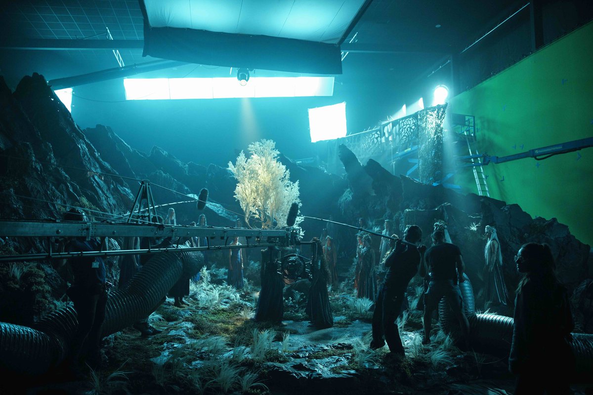 His Dark Materials tweet media