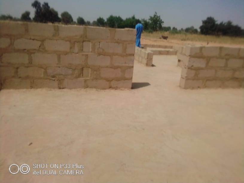 BauchiAccountb1's tweet photo. N28million was allocated in FG 2020 ZIP for the Construction and Equiping of Maternal and Child Clinic with Staff Quater at Selected ward of Darazo LG Ganjuwa/Darazo FED CONST.

We track and report that the project is ongoing at Aliya Papa ward.

Facilitated By: @RepManuSoro https://t.co/sTxbHp5ypG