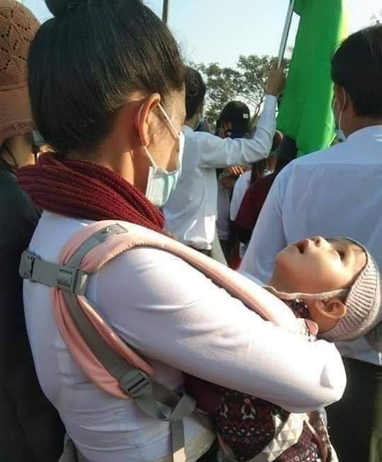 I am very proud of you teachers.🥺🙏

Hear our voice.
#Feb9Coup 
#WhatIsHappeningInMyanmar