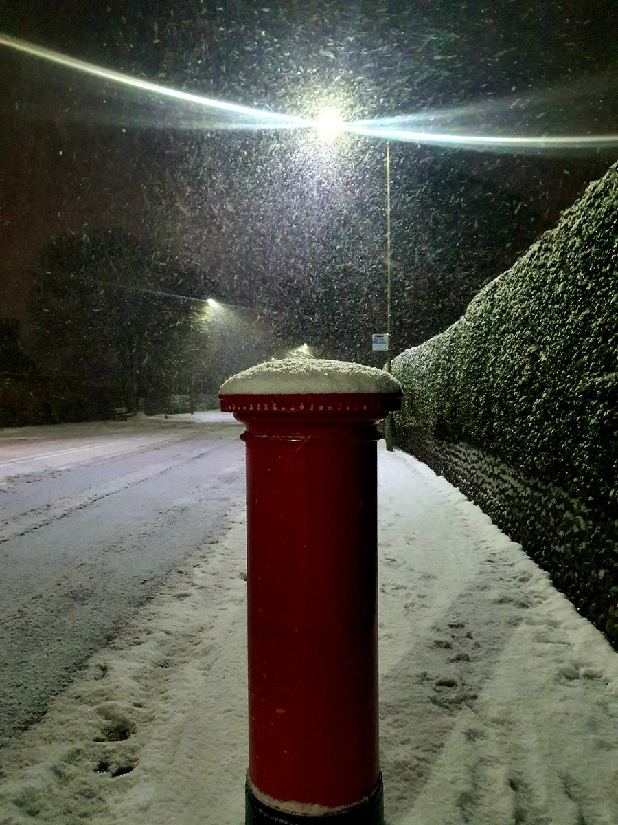A Picturesque walk to work this morning...would anyone object if I close for maybe 5 hours to go  Sledging🛷...just a thought 😁...#happysnowday #cromer #snow #butchersjoint ☃️