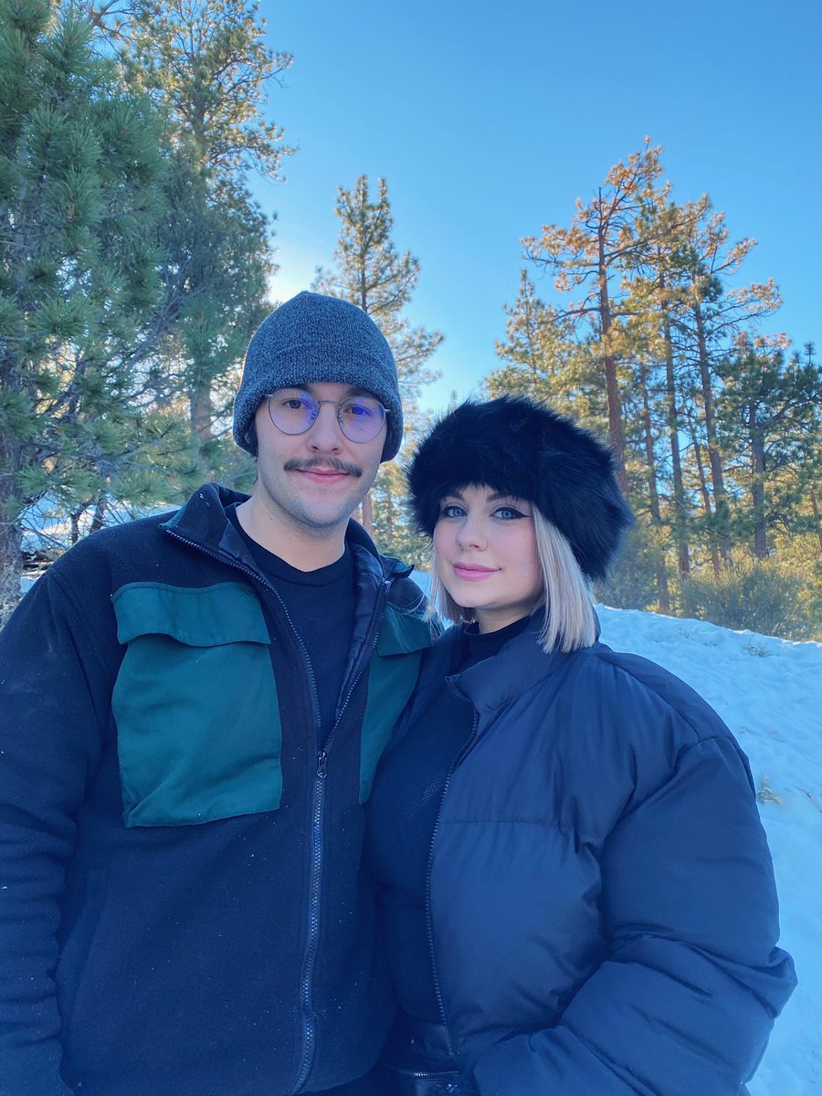 MaddyApplegate's tweet photo. We can pretend that I’m in Aspen https://t.co/osjd5u6GYi