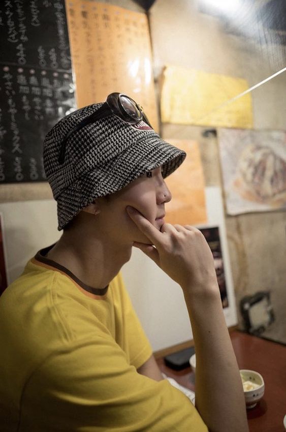 your camera roll if LEE SEUNGHOON was your boyfriend— a thread;