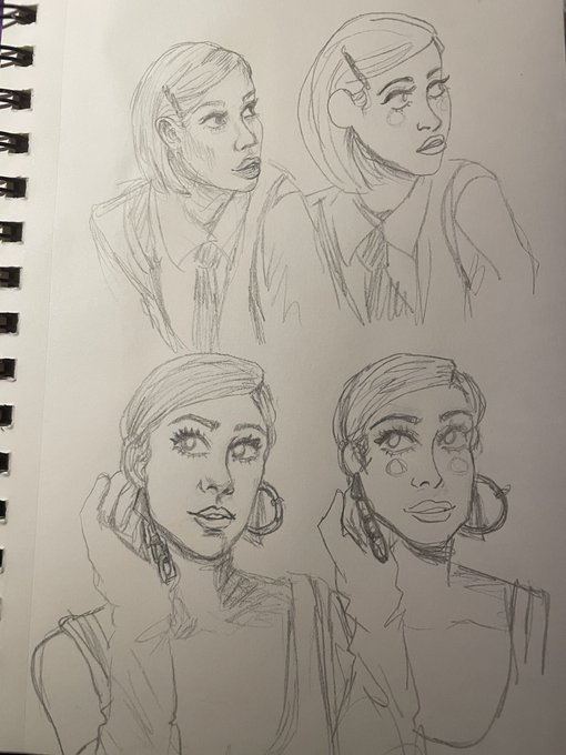 that time of night where i remember i have sketchbooks ??‍♀️ 