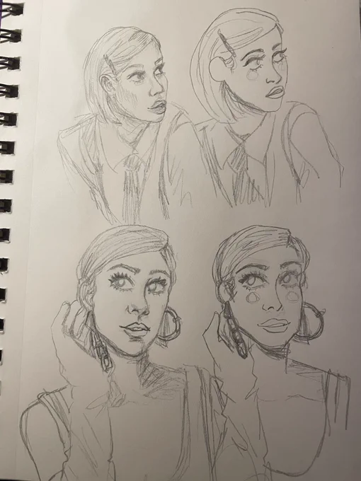 that time of night where i remember i have sketchbooks ??‍♀️ 