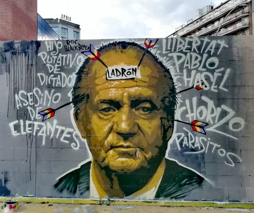 El rey Juan Carlos I lleva ya 192 días fugado y está prohibido decir nada sobre él. Ayer borraron esta pintada en Barcelona.
