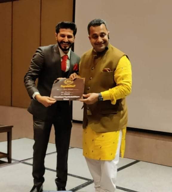kevallakhlani's tweet photo. Get The Access To A Giant Believer
& You Will Become Great Achiever
🎉🎉🎉🎖🏅
Thanks to Dr.Vivek Bindra sir and Bada Business Team for Giving This Golden Opportunity.
To know more - 7575004003
#drbindra #bounceback #vivekbindra #kevallakhlani https://t.co/CEpOrD86xf