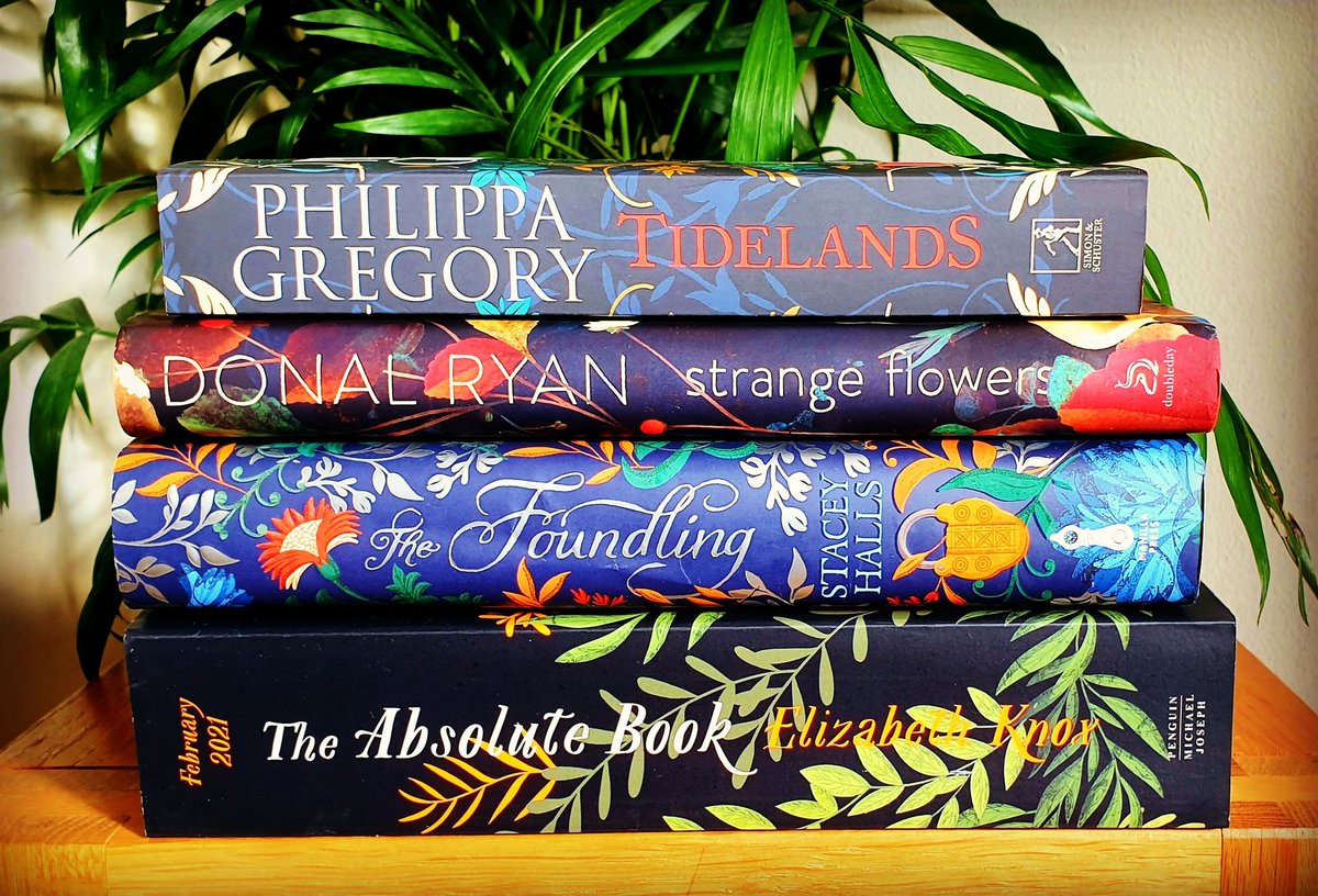 elspells13's tweet image. #bookstackchallenge #prettyspinesstack #bookstagram 
Instagram.com/elspells13