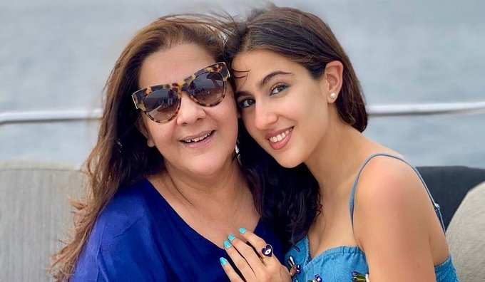  pens an adorable birthday note to wish mommy Amrita Singh a happy birthday! 