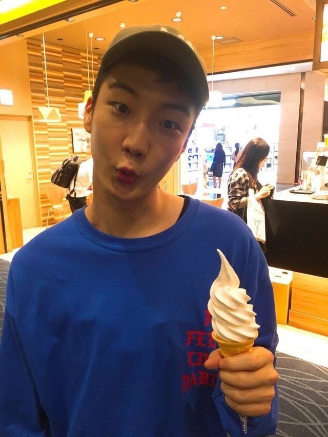 your camera roll if LEE SEUNGHOON was your boyfriend— a thread;