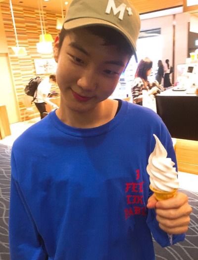 your camera roll if LEE SEUNGHOON was your boyfriend— a thread;