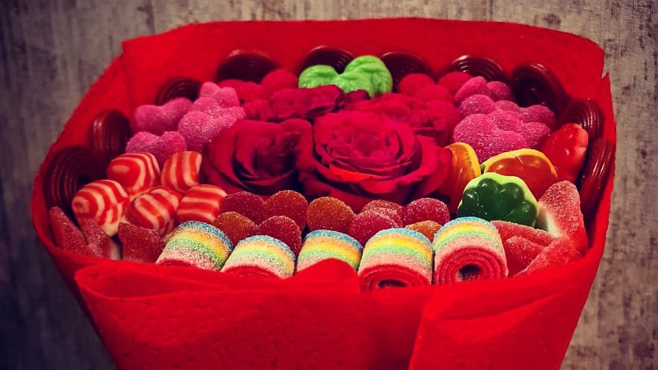 CandyStickshop's tweet photo. ❤

#candy #sweet #jeddah #candystick #delivery #creative
#جدة #كاندي #حلاوة #هدايا #بوكيه #ورد #الوان #بوكيهات_حسب_الطلب #حلاويات #جدة_الآن #كاندي_ستور #هدايا_حب #هدايا_جدة #العيد_الوطني #توزيعات_عيد #توزيعات #ksa🇸🇦❤️ https://t.co/L41u9OlHu9