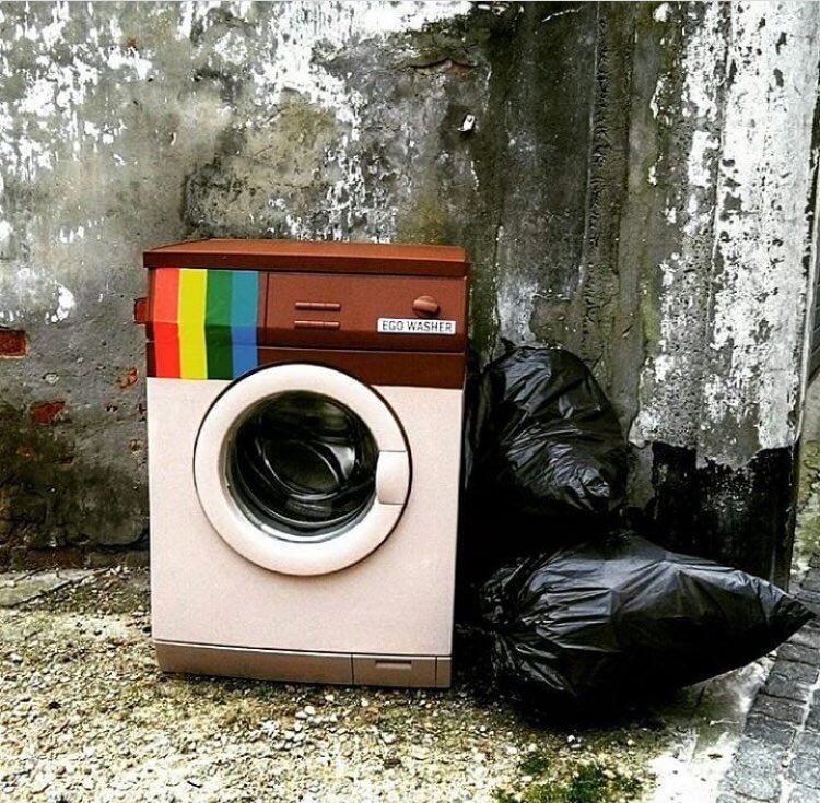 Ego Washer by Bianco Schock - vu en Belgique #streetart