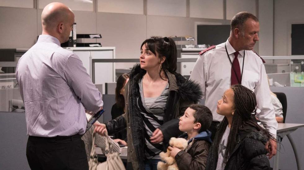 Erica_Delgado_'s tweet photo. 32. #YoDanielBlake (9). Pusimos esta película en casa porque las opciones de la IIGM parecían demasiado dramáticas antes de acostarse. Esta no lo fue menos. De hecho, ha ido un paso más allá porque el drama, que normalmente es fílmico, aquí es pura crudeza. https://t.co/EWP0kXx4qZ