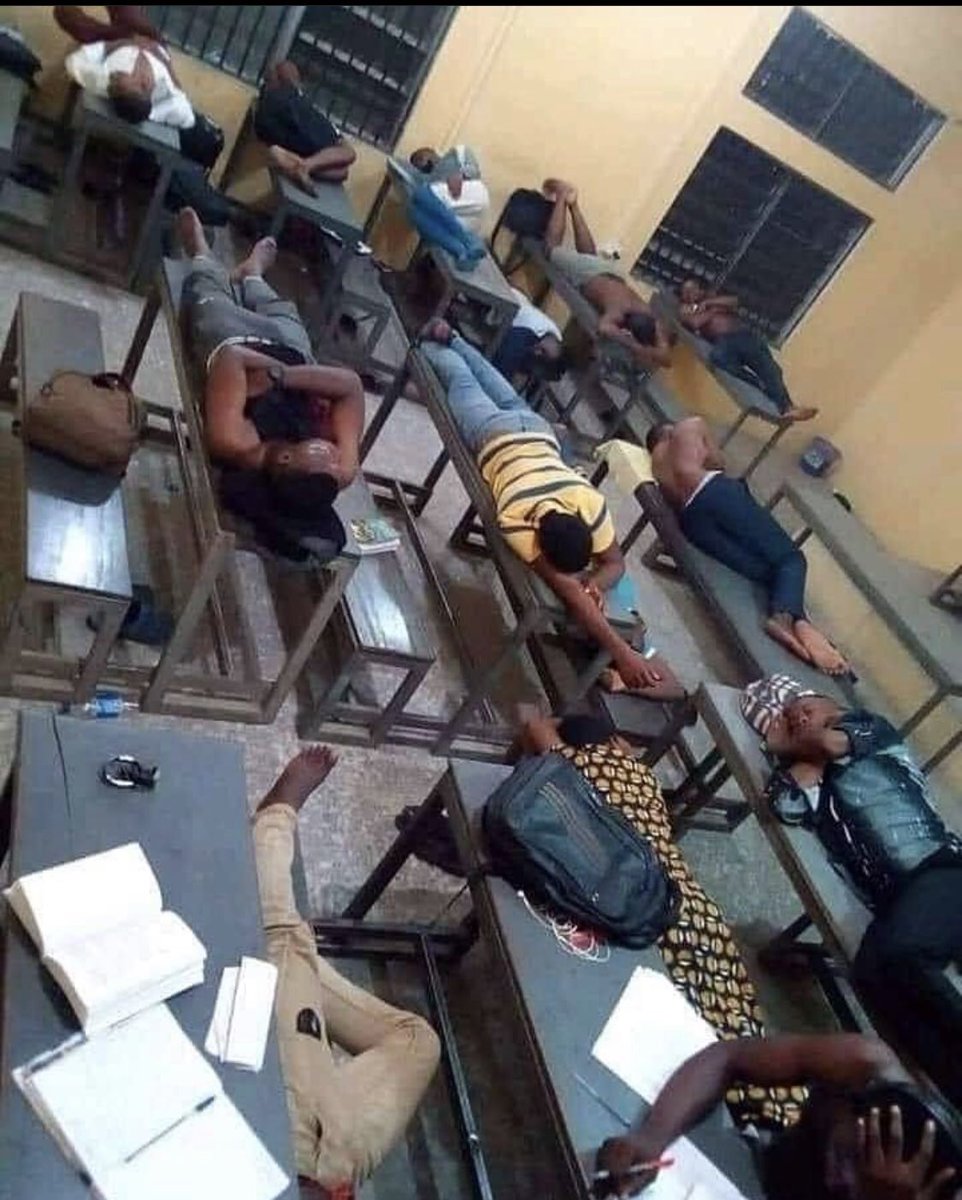 How many of you dey always miss night class like this😅💔