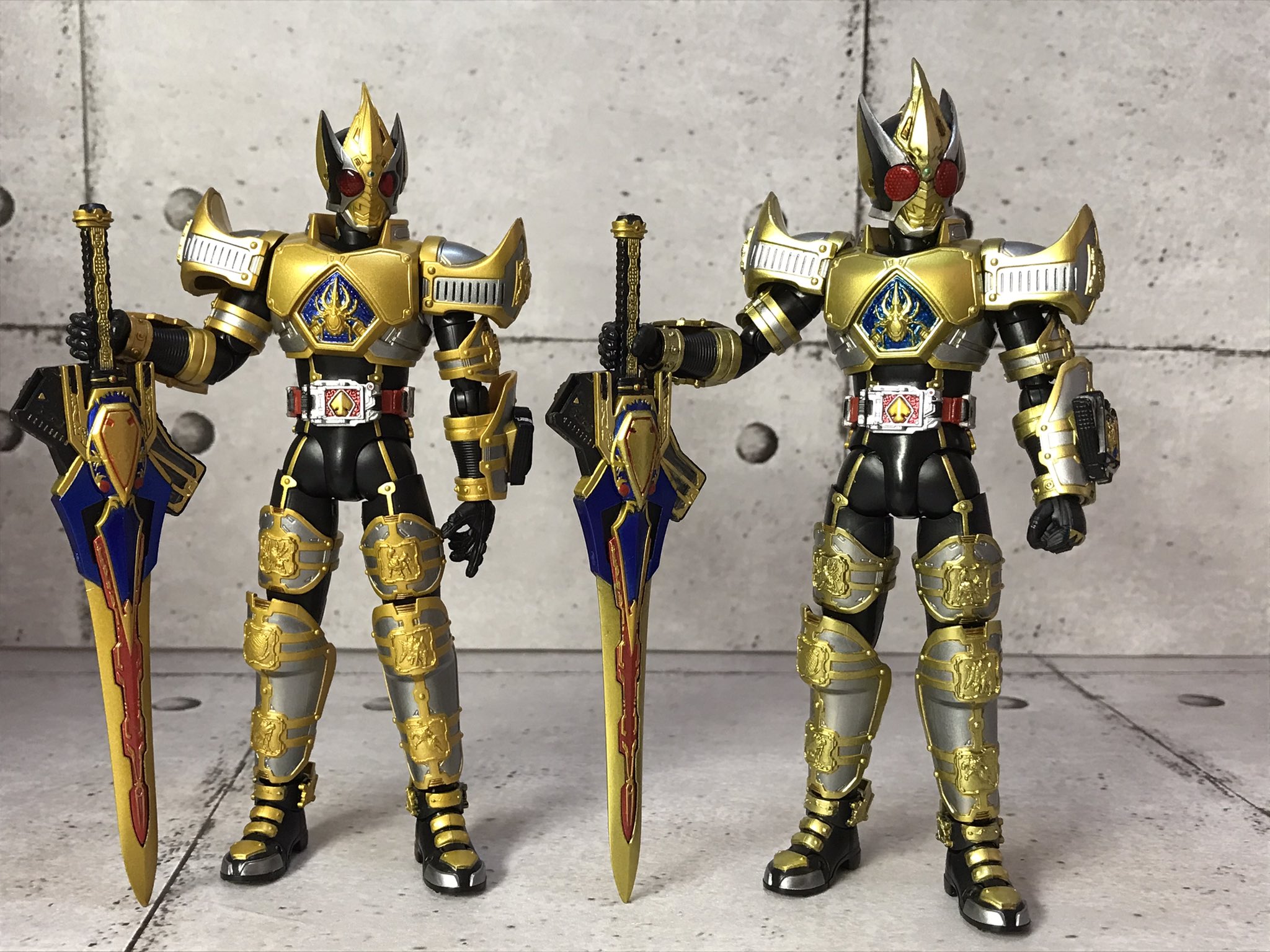 ハル B R C 旧名 Haru Paint Custom Shフィギュアーツ 仮面ライダーブレイドキングフォーム リペイント コンバージ頭部改修 完成しました ブレイドは1番好きなライダーなので 劇中の雰囲気に近くなって大満足です 最推しはジャックフォーム