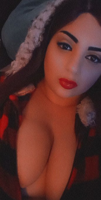 😈💦 can't sleep I'm cold who wants to cum and warm my bed up 😜👍💦💦💦💋 #makeup #onlyfans #Adultwork  #bigboobs<a href="/tag/makeup"class="tags"><span>#makeup</span></a><a href="/tag/bigboobs"class="tags"><span>#bigboobs</span></a><a href="/tag/adultwork"class="tags"><span>#adultwork</span></a><a href="/tag/onlyfans"class="tags"><span>#onlyfans</span></a><a href="/tag/selli"class="tags"><span>#selli</span></a>