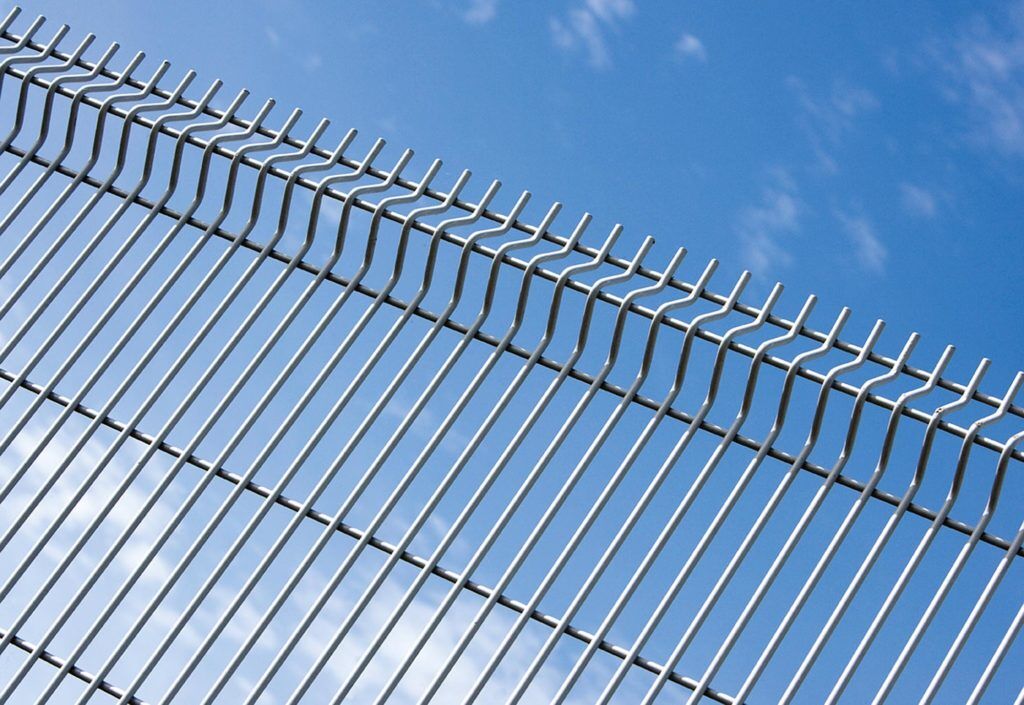 CLD_Fencing's tweet image. What exactly is V Mesh Fencing and what's the difference between the various options out there? 

We have you covered with our product feature: bit.ly/3ec2Vk2

#physicalsecurity #securitynews #vmesh #vmeshfencing #fencing #fences #fencingsystem #productfeature