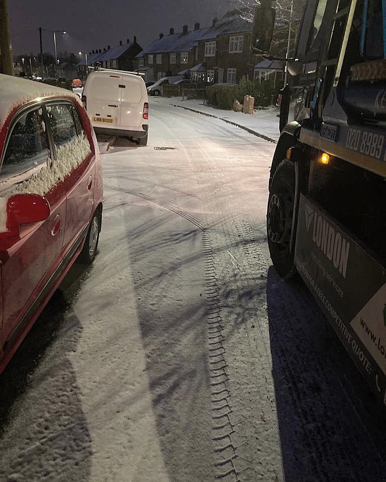 LondonSkipHire's tweet photo. Committed to our customers EVEN when it snows ❄️ ⛄️

020 8989 0449 for reliable skip hire ♻️ 

https://t.co/F4uiPFy0b4 https://t.co/6lRKHvNphR