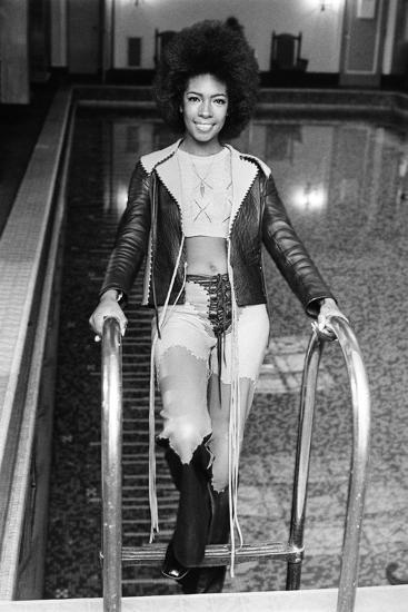 Mary Wilson, co-founder of The Supremes has passed. Thank you for your presence, beautiful voice and vision. 🎼