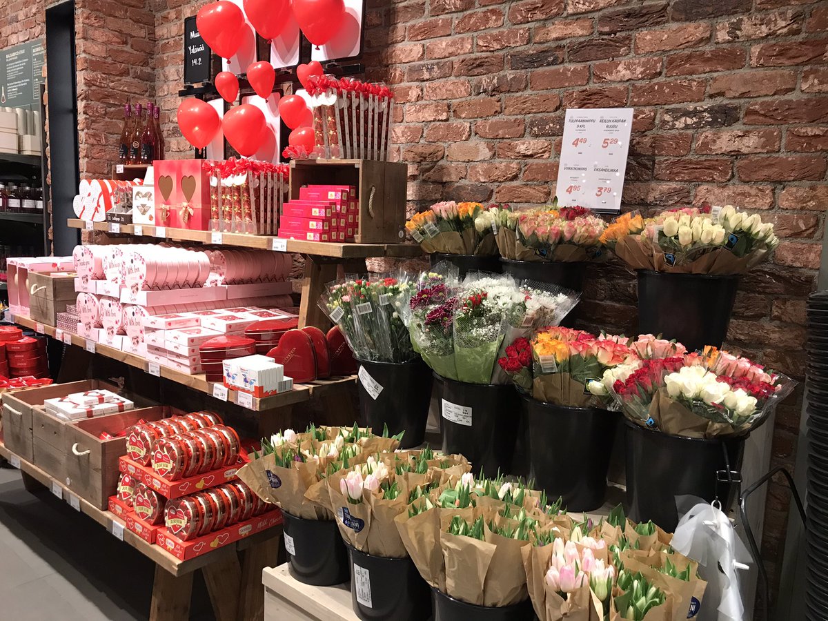 ItkonenE's tweet photo. Ystävänpäivä 👭, Kiinalainen uusivuosi 🧲, Laskiainen ⛄️, monta  herkullista syytä tulla Food market Tapiolaan ❤️ https://t.co/KwdCjlNWjv