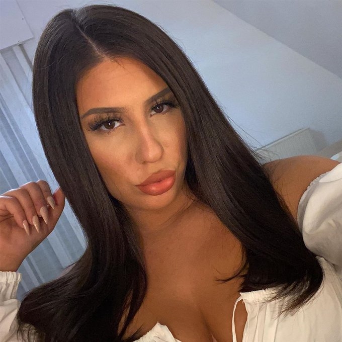 BlueeEva's tweet image. #horny #cutegirl when u get back from college n u just wana masturbate! :)