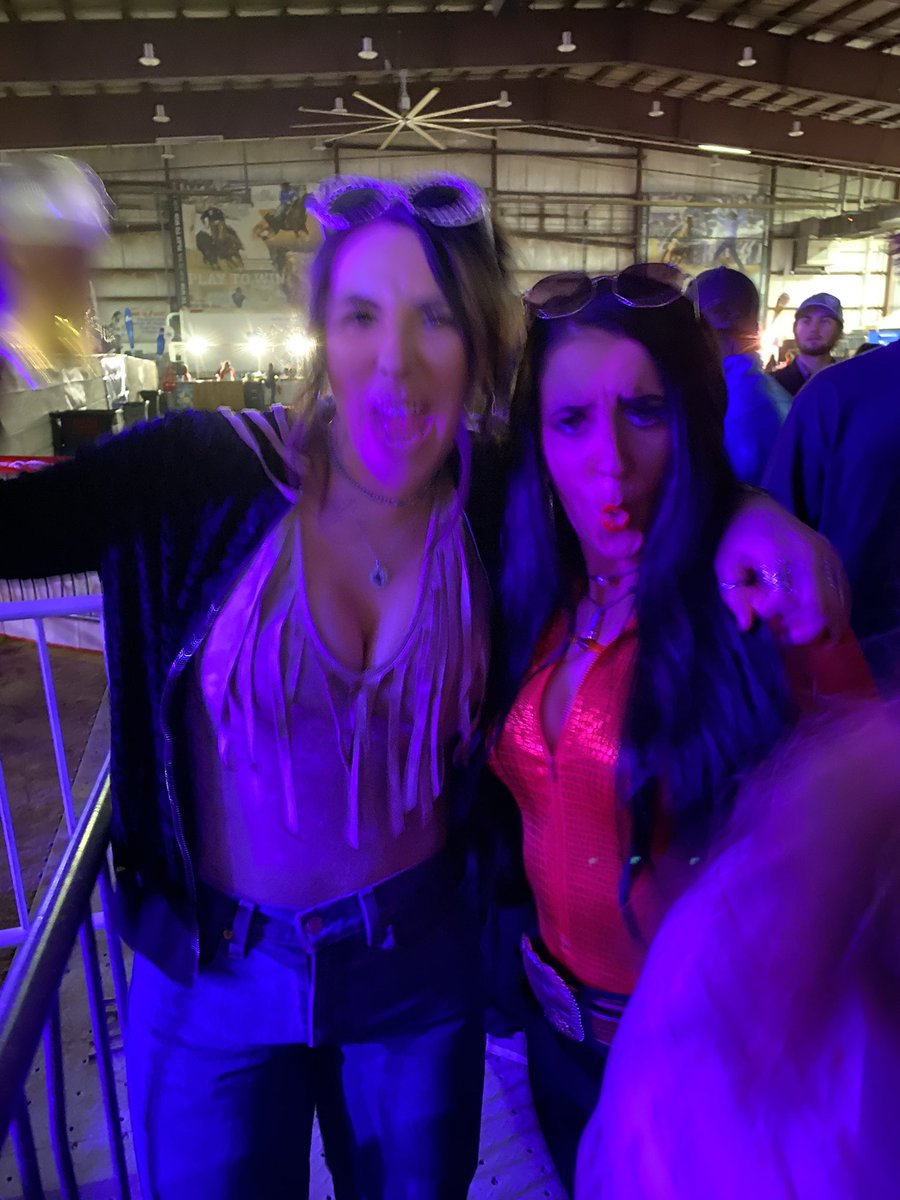 waiting on <a href="/KoeWetzel/">Koe Wetzel</a> to come on stage vs when that sexy bastard shows up
