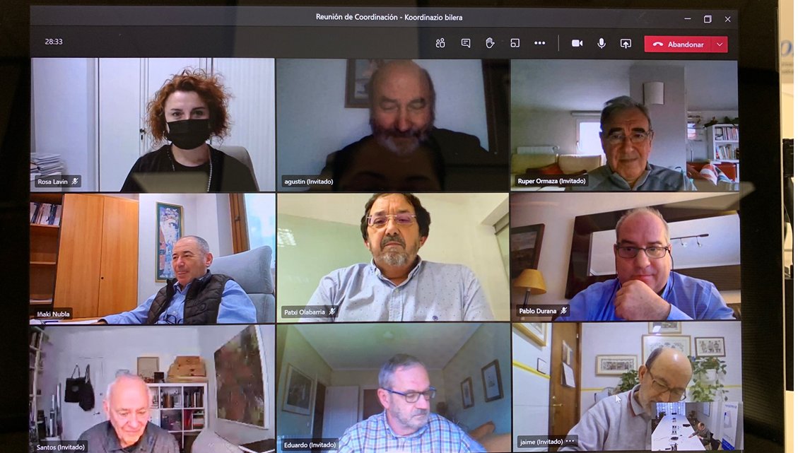 konfekoop's tweet photo. Encuentro de #ASEkoop (Asociación de Asesores Senior Cooperativos). Somos personas directivas que hemos desarrollado nuestra actividad profesional en el ámbito cooperativo y que tras la jubilación seguimos aportando nuestra experiencia. ¿Quieres conocernos?

#CooperativasVascas https://t.co/RPQATg8PgV