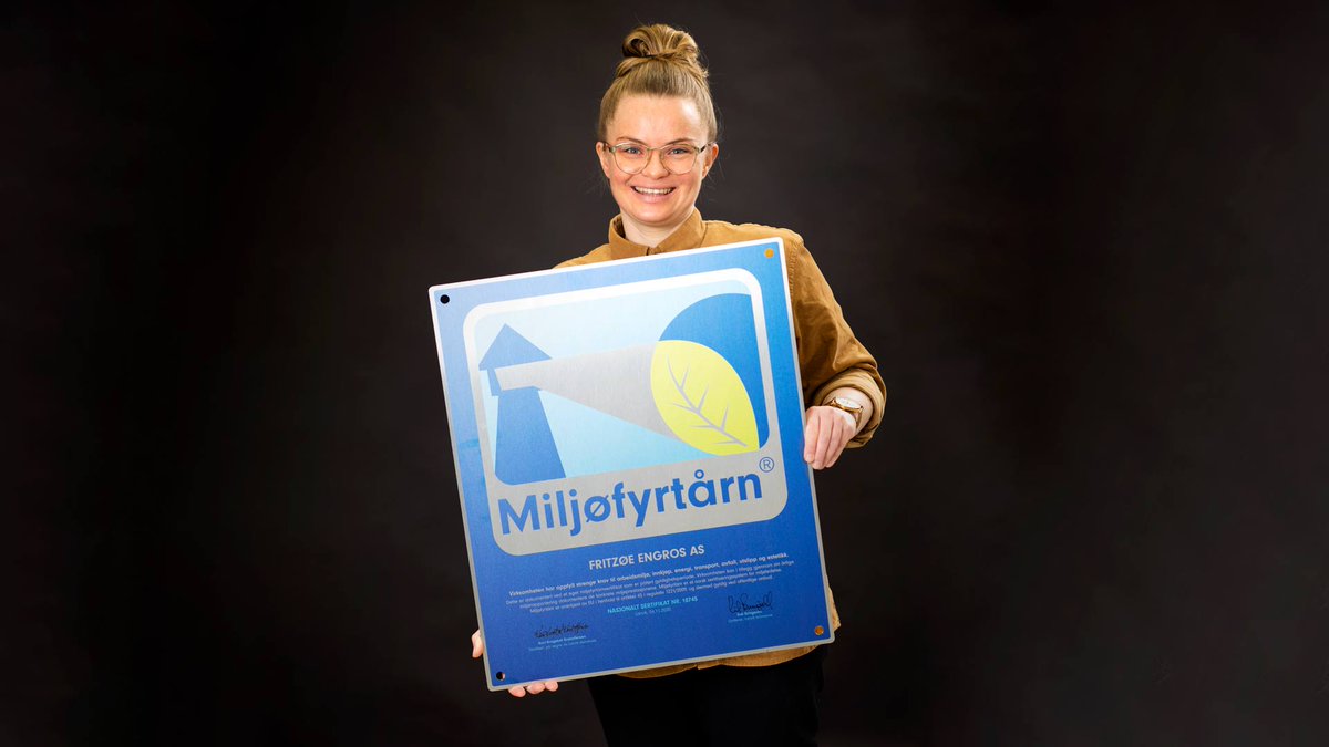 @Fritzøe Engros AS har blitt miljøfyrtårn. Hovedkontor i #Larvik og avdeling i #Åndalsnes er nå sertifisert.  💚 
shorturl.at/zGZ05

#treinnifremtiden 
#woodforthefuture 
#miljøfyrtårn