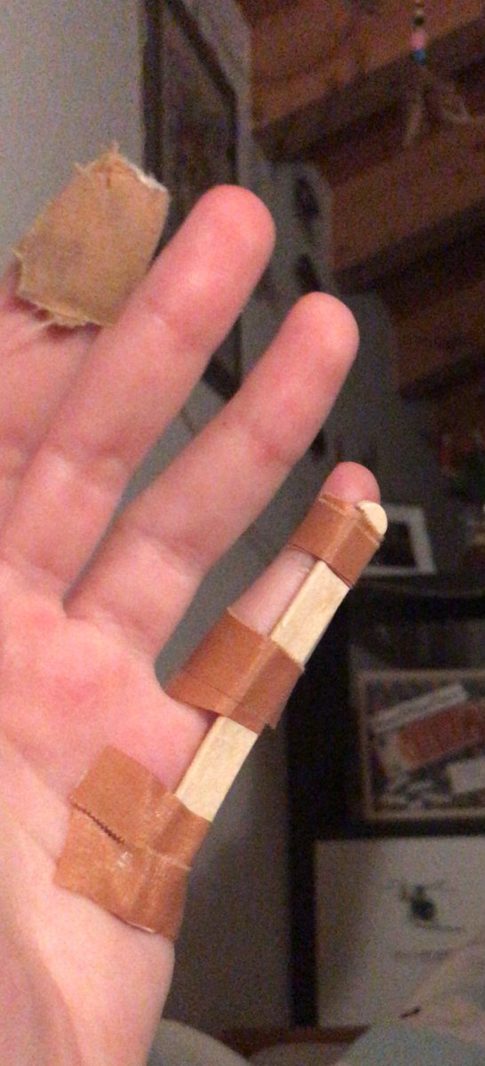 LilithTheCreep's tweet photo. Evolution der Fingerstabilisation https://t.co/UvrBuIIKl2