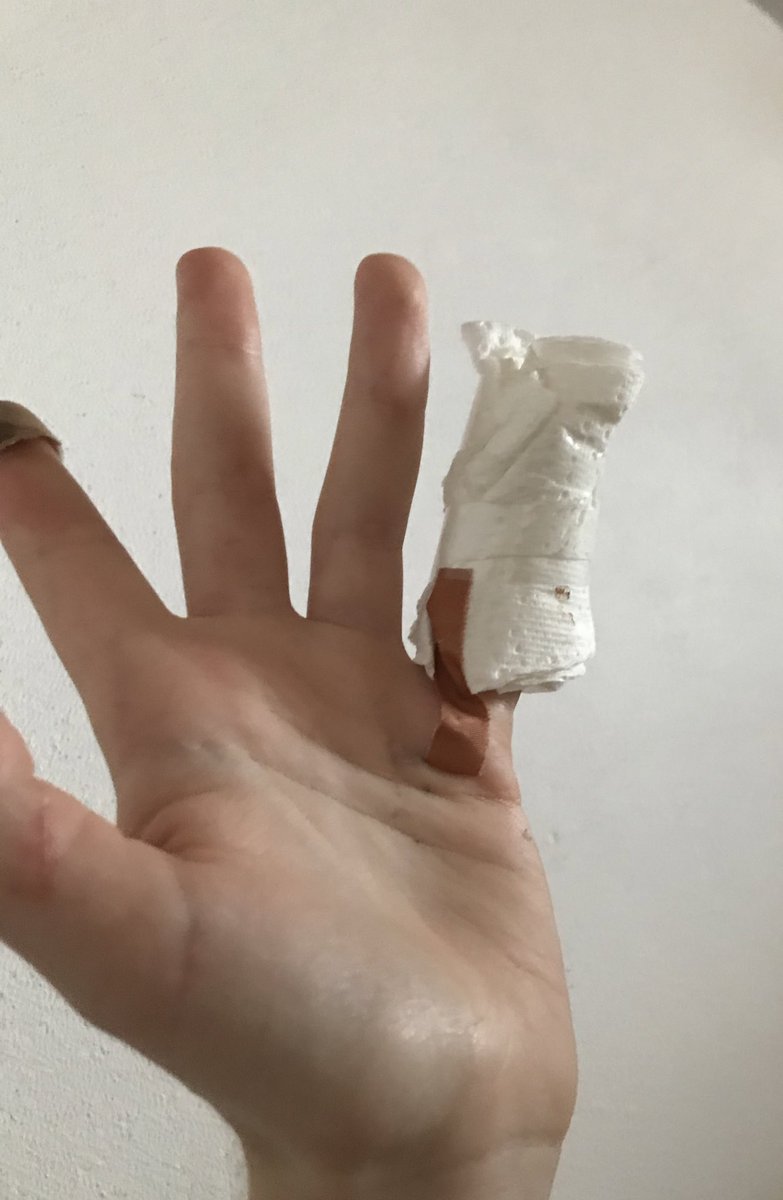 LilithTheCreep's tweet photo. Evolution der Fingerstabilisation https://t.co/UvrBuIIKl2