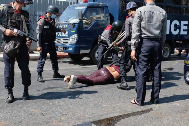 EllaShwe's tweet photo. Myanmar police used water cannons ,guns and  tear gas to protestors standing peacefully in limited areas today! 
#WhatIsHappeningInMyanmar 
#FightForDemocracy 
#Feb9Coup https://t.co/Cs00T2IRZN