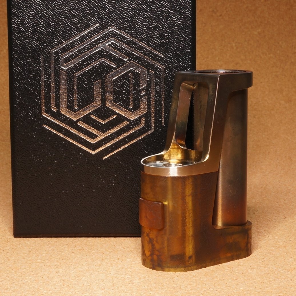 VAlphaline's tweet image. UnderCode｜MeckSIDER Full Mech Stealth Mod 新品入荷。国内外で入手困難の人気アイテム。それも新品の激レアモデル(Ultem Apocalypse Cracked)となりますので、お見逃し無く！😍😍😍 DM大歓迎 #UnderCode #MeckSIDER #Ultem #Mech #Stealth #Mod #HighEnd #Vape #vape好きな人と繋がりたい #vape放出