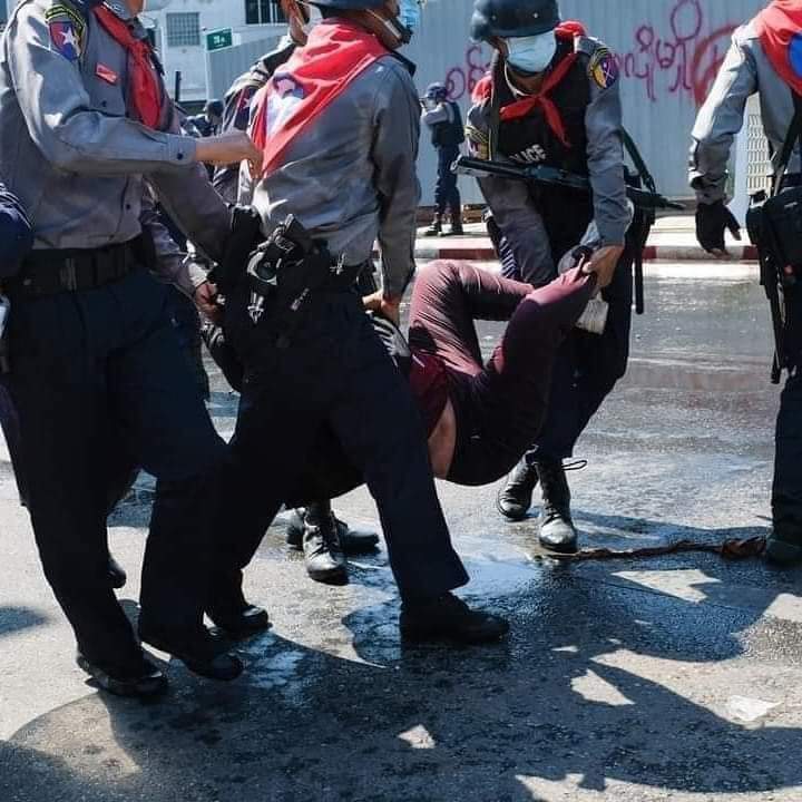 GadayHtoon's tweet photo. #WhatIsHappeningInMyanmar 
#HelpMyanmarCitizens
#RejectTheMilitaryCoup https://t.co/NwqJFlqoUw