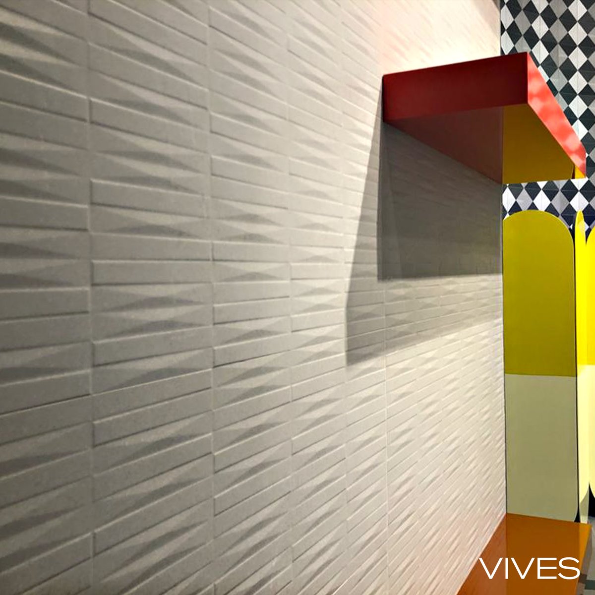 VIVESCeramica's tweet photo. Superficies de gran impacto visual. Revestimiento Eure. https://t.co/QMqXAiF4et
#vives #vivesceramica #revestimiento #granformato #efecto3d https://t.co/5Fq7nUVIzN
