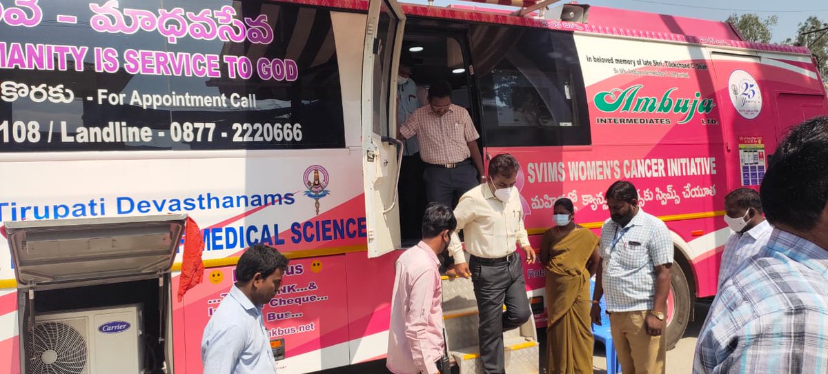 chittoormunici1's tweet photo. తిరుపతి స్విమ్స్, చిత్తూరు నగరపాలక సంస్థ ఆధ్వర్యంలో ఉచిత వైద్య శిబిరాన్ని మంగళవారం నగర కమిషనర్ విశ్వనాథ్ ప్రారంభించారు. పింక్ బస్సు ద్వారా నగరపాలక పారిశుద్ధ్య మహిళా కార్మికులకు క్యాన్సర్ స్క్రీనింగ్ పరీక్షలు నిర్వహించారు.
#SS2021
#SwachhAndhra
#Collectorctr
#svimspinkbus https://t.co/jSCPByLmAR