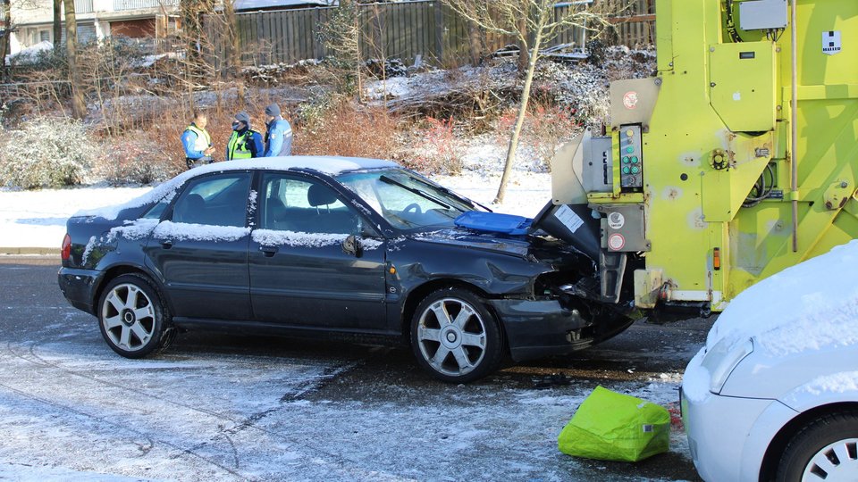 Een vuilnisman is vanmorgen gewond geraakt bij een aanrijding in Heerlen..