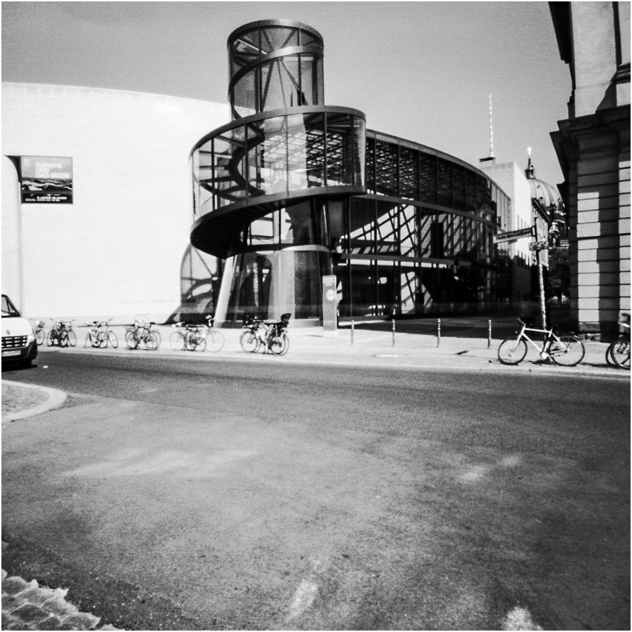 TheodorYemenis's tweet photo. DHM #Berlin, develop a different #representational system for the #city: https://t.co/HyvPTc10IN

#pinhole #impei #deutscheshistorischesmuseum #PhotoVisionProject #TheodorYemenis #walterbenjamin #filmphotography #history #atmosphere #architecture  #cinescape #flaneur  #zeroimage https://t.co/AlSyxYHQRK