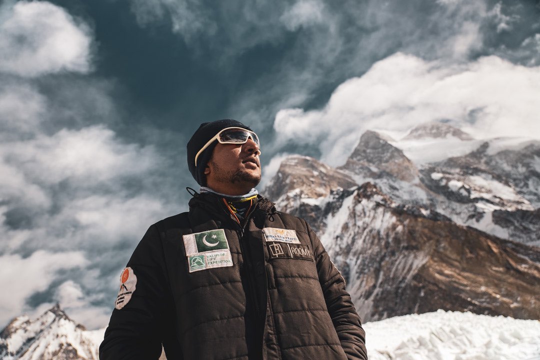 EliaSaikaly's tweet photo. Sajid Sadpara turned back at the bottleneck due to an oxygen mask/regulator issue. We waited for him to descend  alone- tragically without his father. His spirit, will, body and mind are incredibly strong. We filmed the final interview with Sajid yesterday. #K2 #Pakistan https://t.co/LWTlKWrSsd
