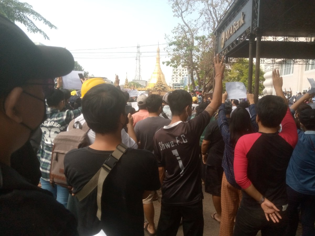 seulnyi's tweet photo. #savemyanmarfrommilitarycoup
#AungSanSuuKyi_government https://t.co/L6zQymwaS4