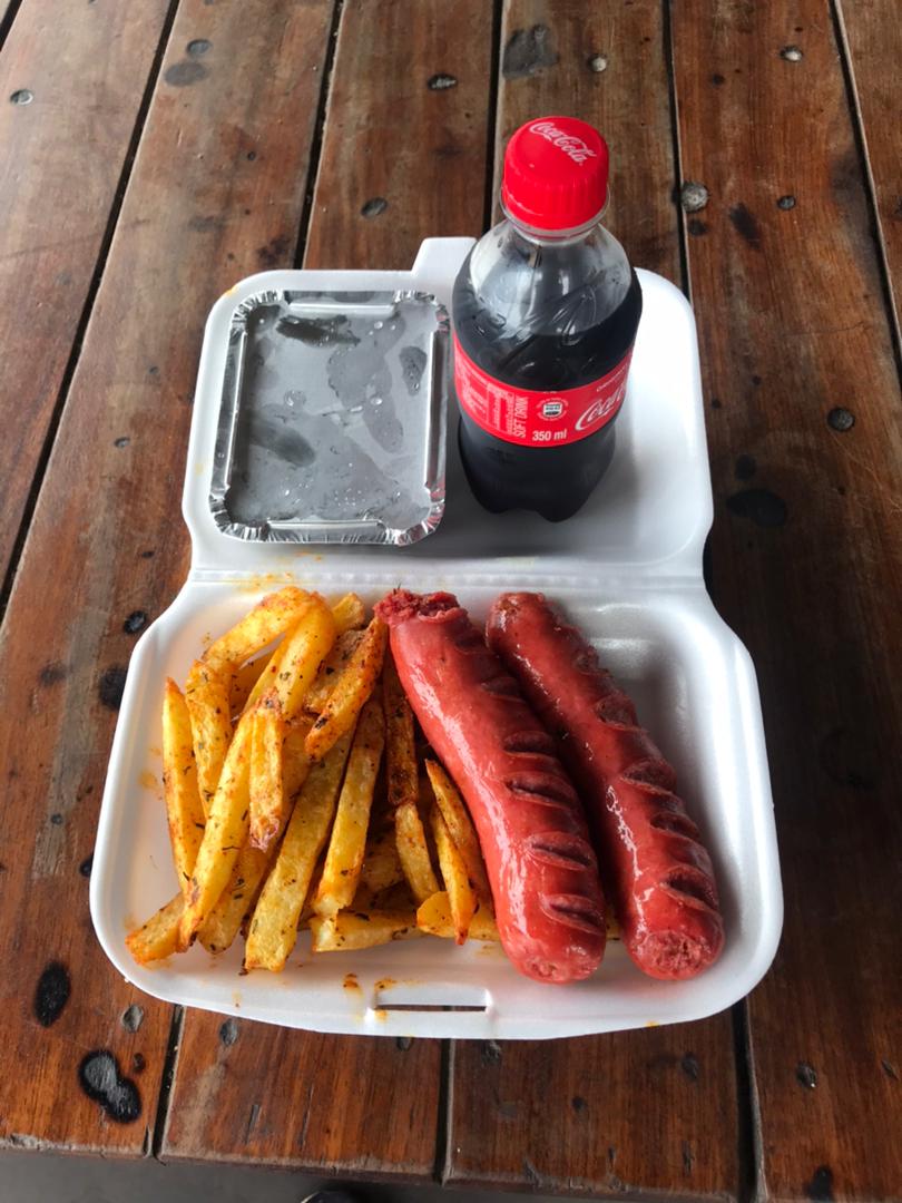 SChipsExpressZM's tweet photo. No lunch today? Get this combo meal for K60 with a drink of your choice (coca cola, Sprite, orange fanta or fruiticana). Call or WhatsApp 0974864068 or 0968903481 https://t.co/OjS977uyuW