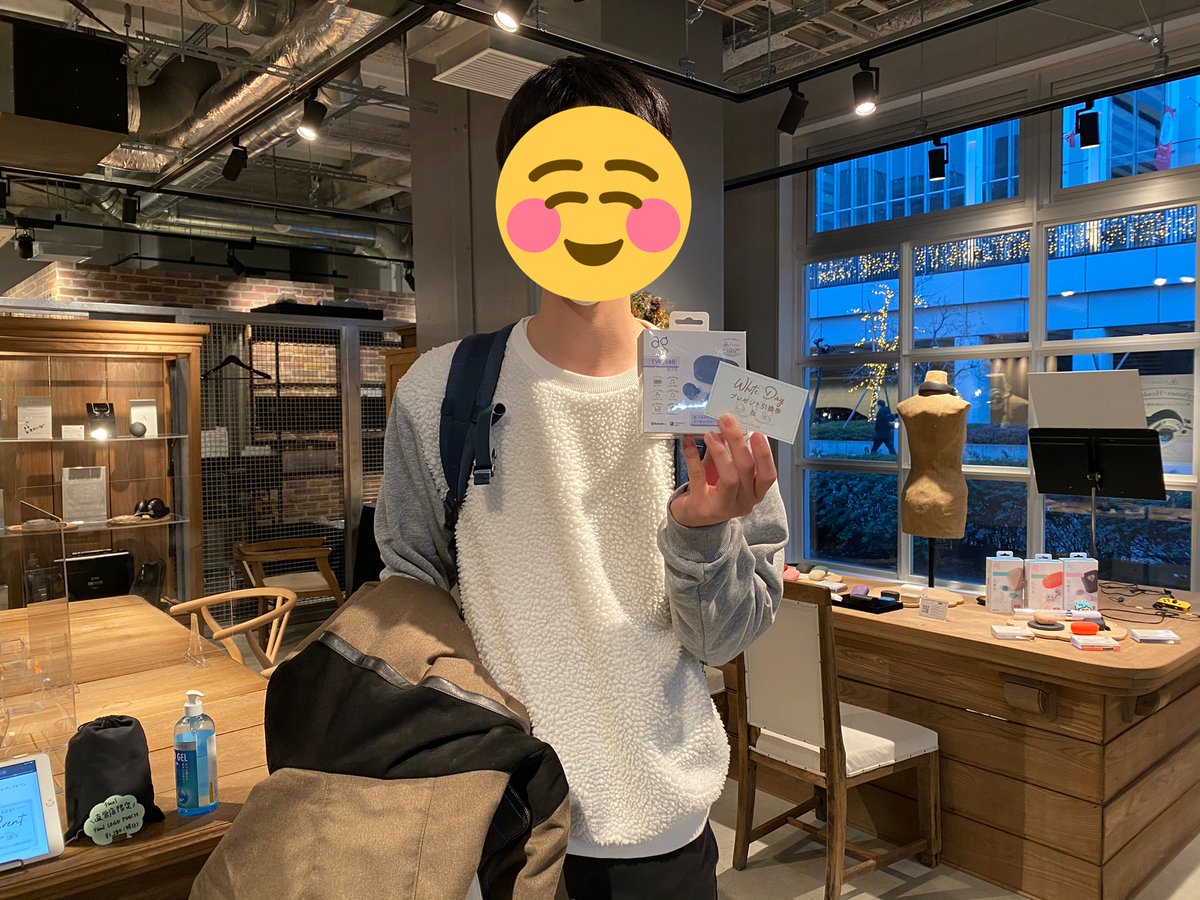 reb_audio's tweet photo. 新発売の #TWS07R & #TWS08R 、どっちも気になったお客様⭐️
通学用の¥10,000以下使い勝手のいいワイヤレスイヤホンを探しにご来店♪
目当ての07Rと08Rを試したところ、
すっぽりと耳にハマり遮音性が高い08Rを気に入っていただき、
人気色のブルーをご購入🫐
バレンタインデープレゼント券もGET✨ https://t.co/jPtMhmQhC8