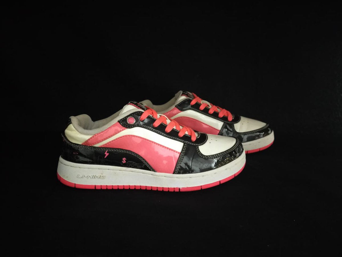 deewwiy's tweet image. Lining size 39

#linning #sepatulinning #sepatusecond