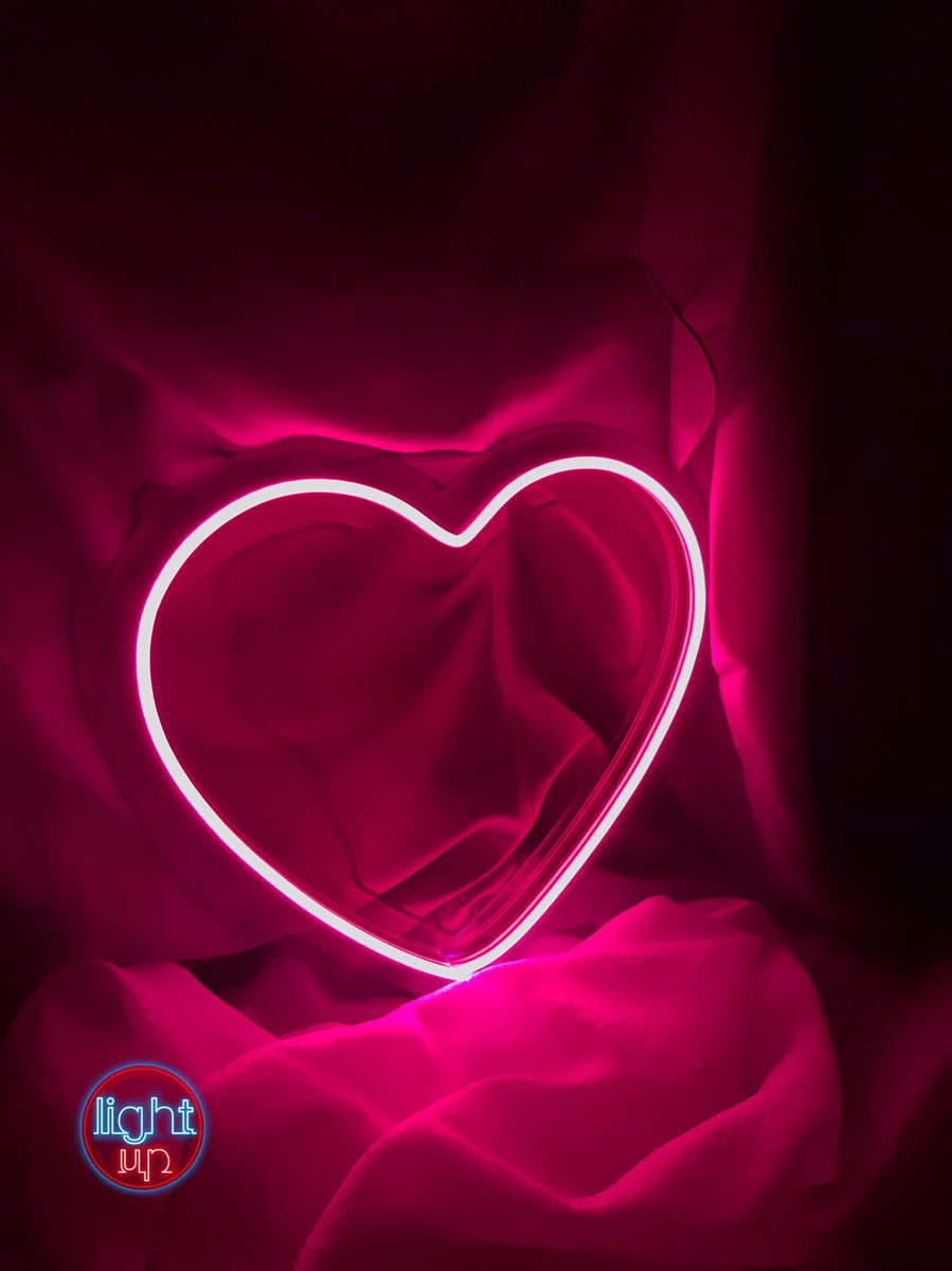 adityapwp's tweet image. Introducing #MINIFLEX.
Jadi MiniFlex ini bahannya beda sama neon yg diatas, cahayanya jauh lebih terang!!! Bahkan masih kelihatan terang dibawah sinar matahari. Biasanya neon jenis flex ini cocok buat dipakai dekor cafe2 gitu, cocok juga buat kado atau dekor rumah!