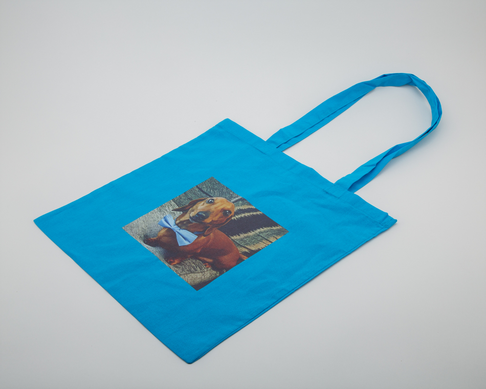 We have polyester or cotton tote bags that can be personalised with a photo or business logo.

Polyester bags just £5.00 each.
Cotton bags just £6.00 each.

Contact us to place an order!

#brandedbags #logobag #photobag #HertsInBusiness #brandedproducts #brandedbag #giftbag